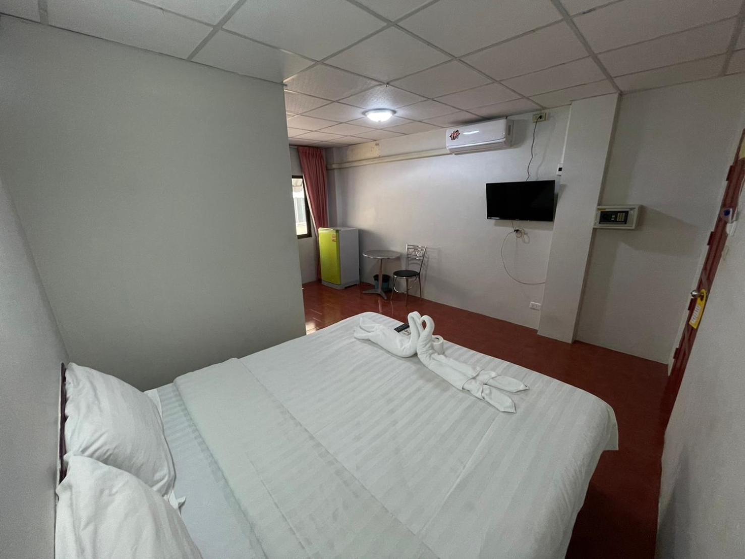 Malee Guesthouse And Restaurant Pattaya Esterno foto