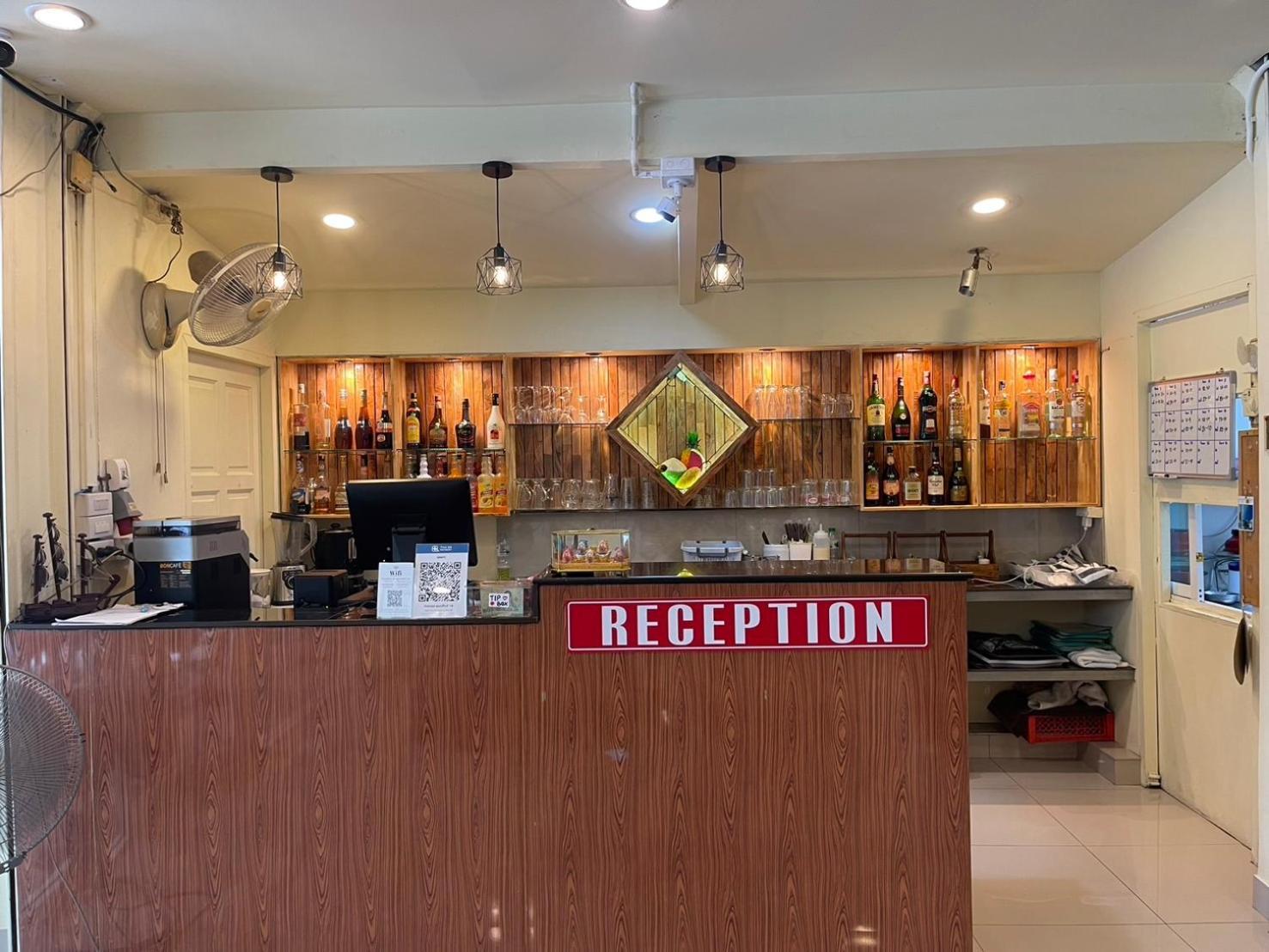 Malee Guesthouse And Restaurant Pattaya Esterno foto