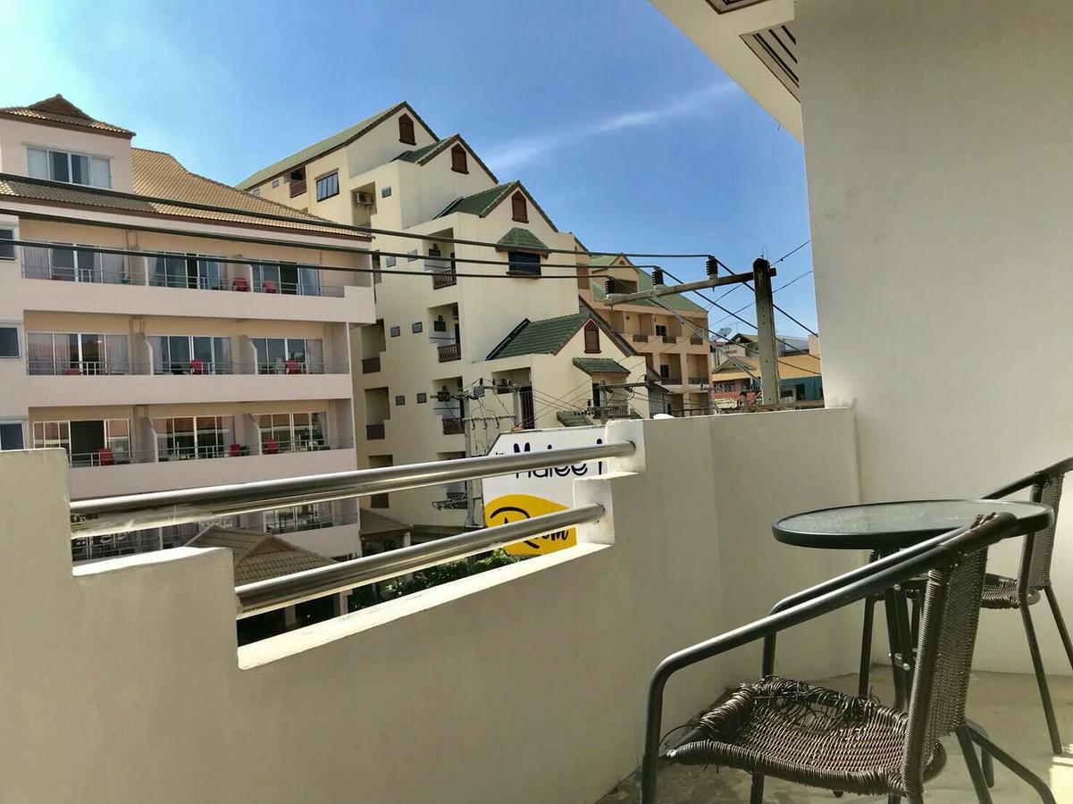 Malee Guesthouse And Restaurant Pattaya Esterno foto