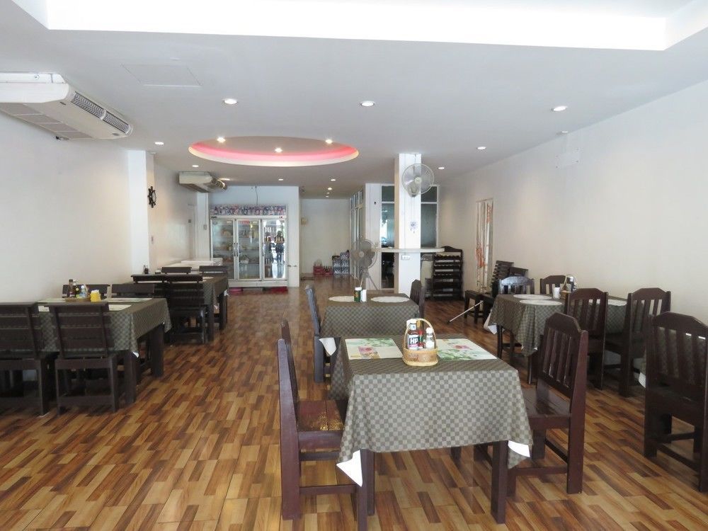 Malee Guesthouse And Restaurant Pattaya Esterno foto