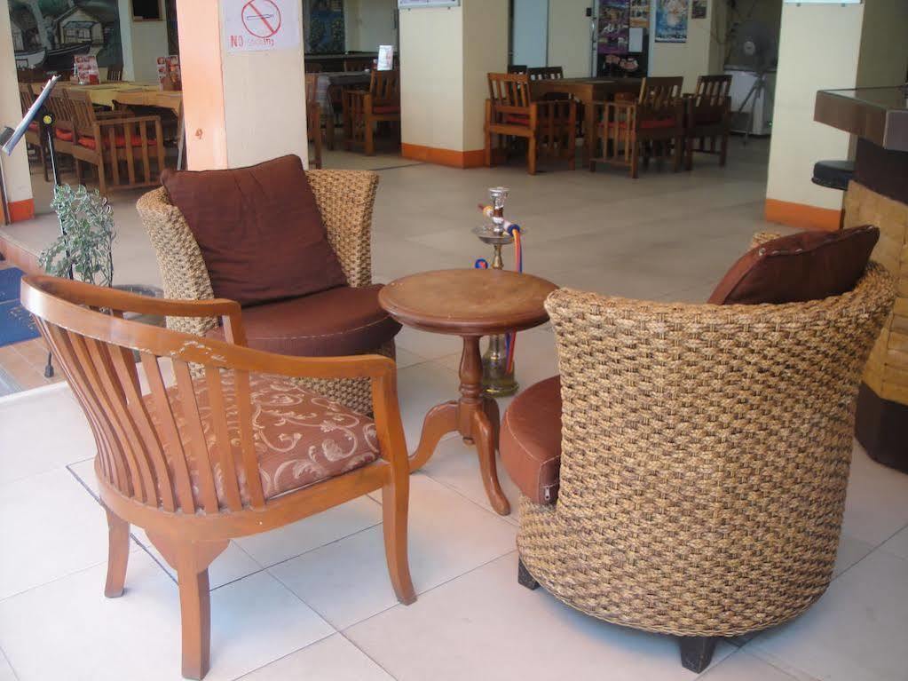 Malee Guesthouse And Restaurant Pattaya Esterno foto